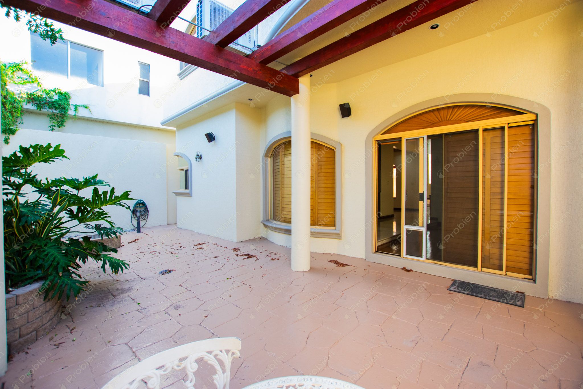 Casa en Venta en Puerta de Hierro – Estilo Californiano en Privada Exclusiva - Foto 22 de 27