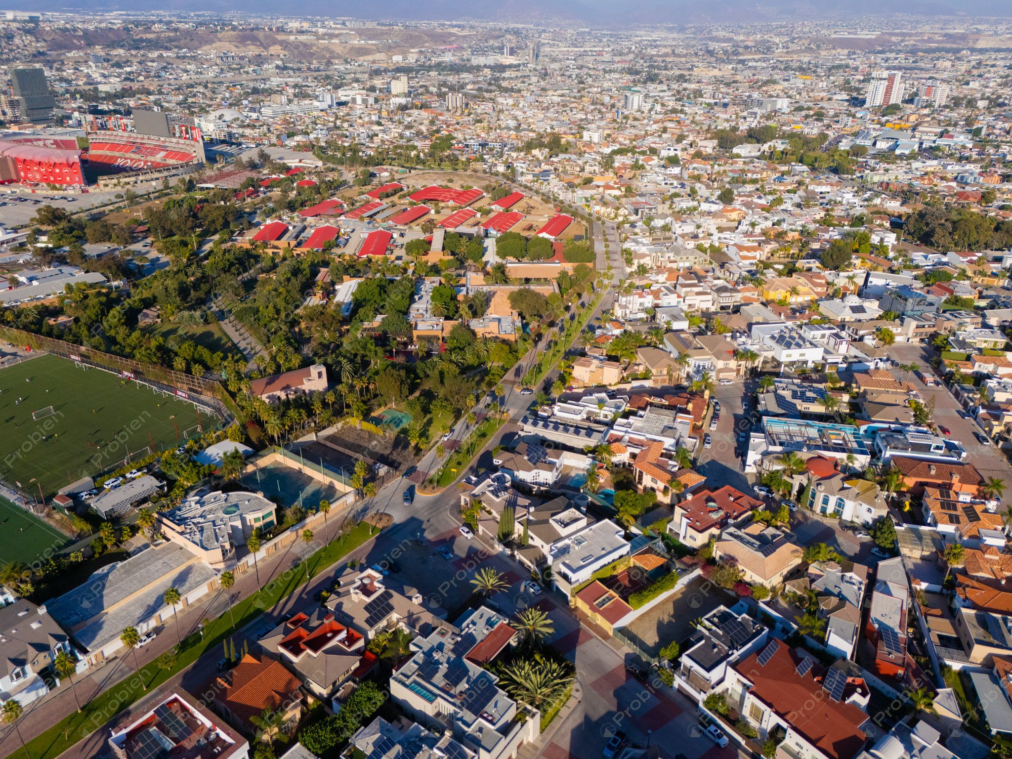 Casa en Venta en Puerta de Hierro – Estilo Californiano en Privada Exclusiva - Foto 25 de 27