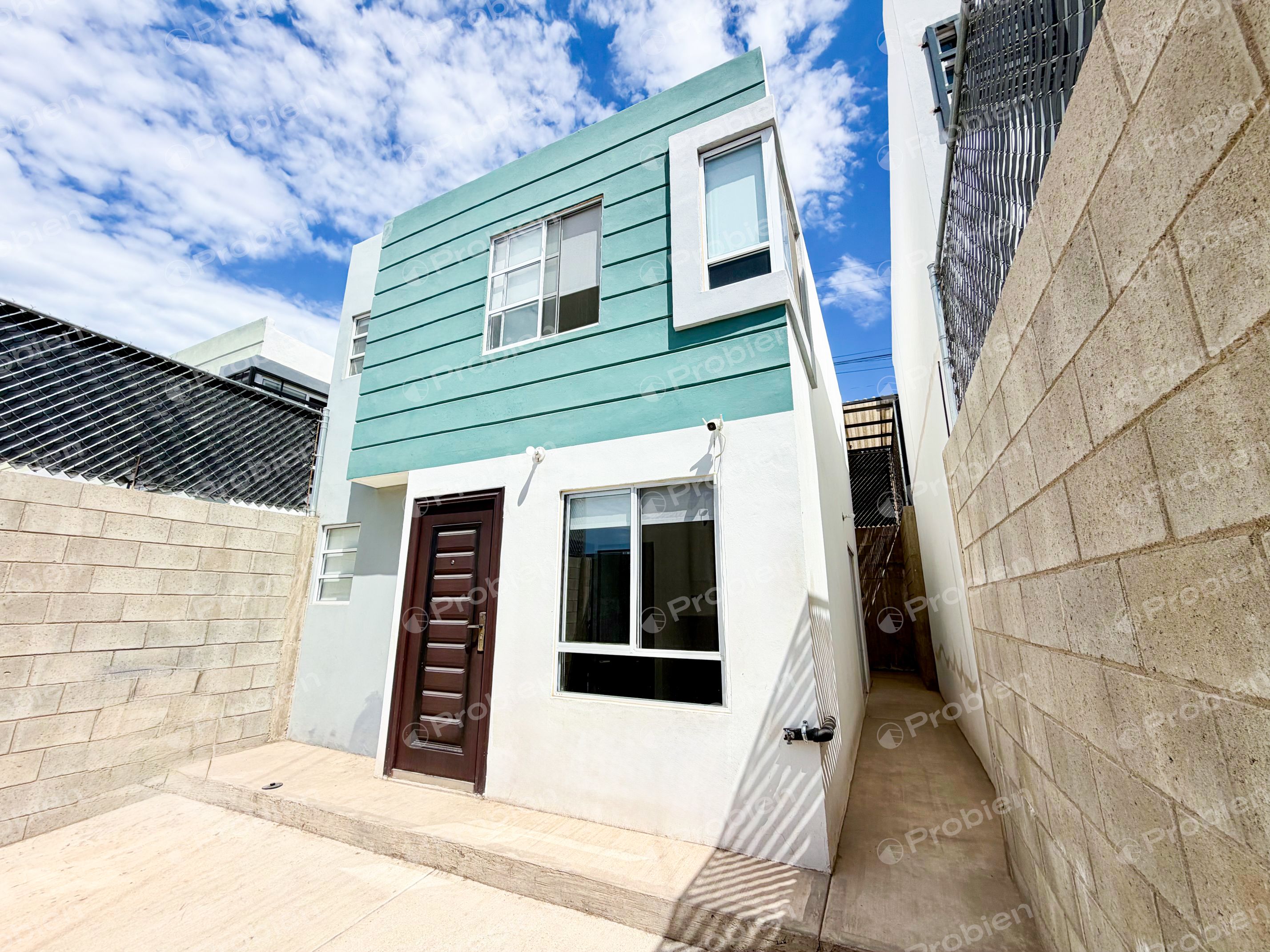 Casa en Venta en San Remo, Pórticos de San Antonio | 3 Recámaras - Foto 1 de 18