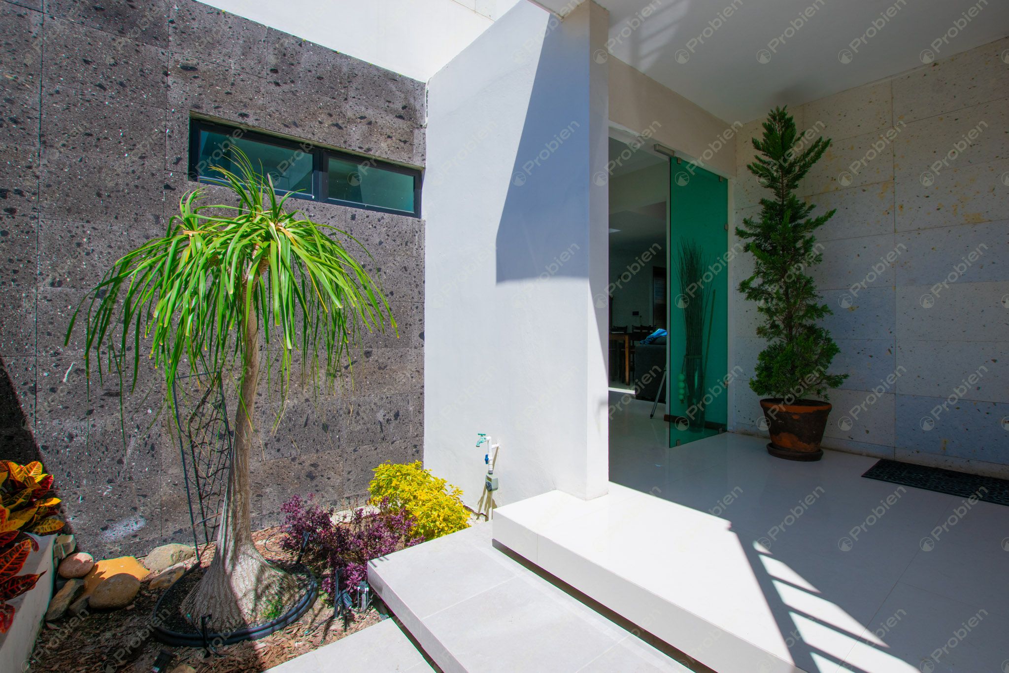 Casa Inteligente en Venta en Hacienda Agua Caliente – Privada Don Juan Eficiencia Energética y Domótica Total - Foto 1 de 22