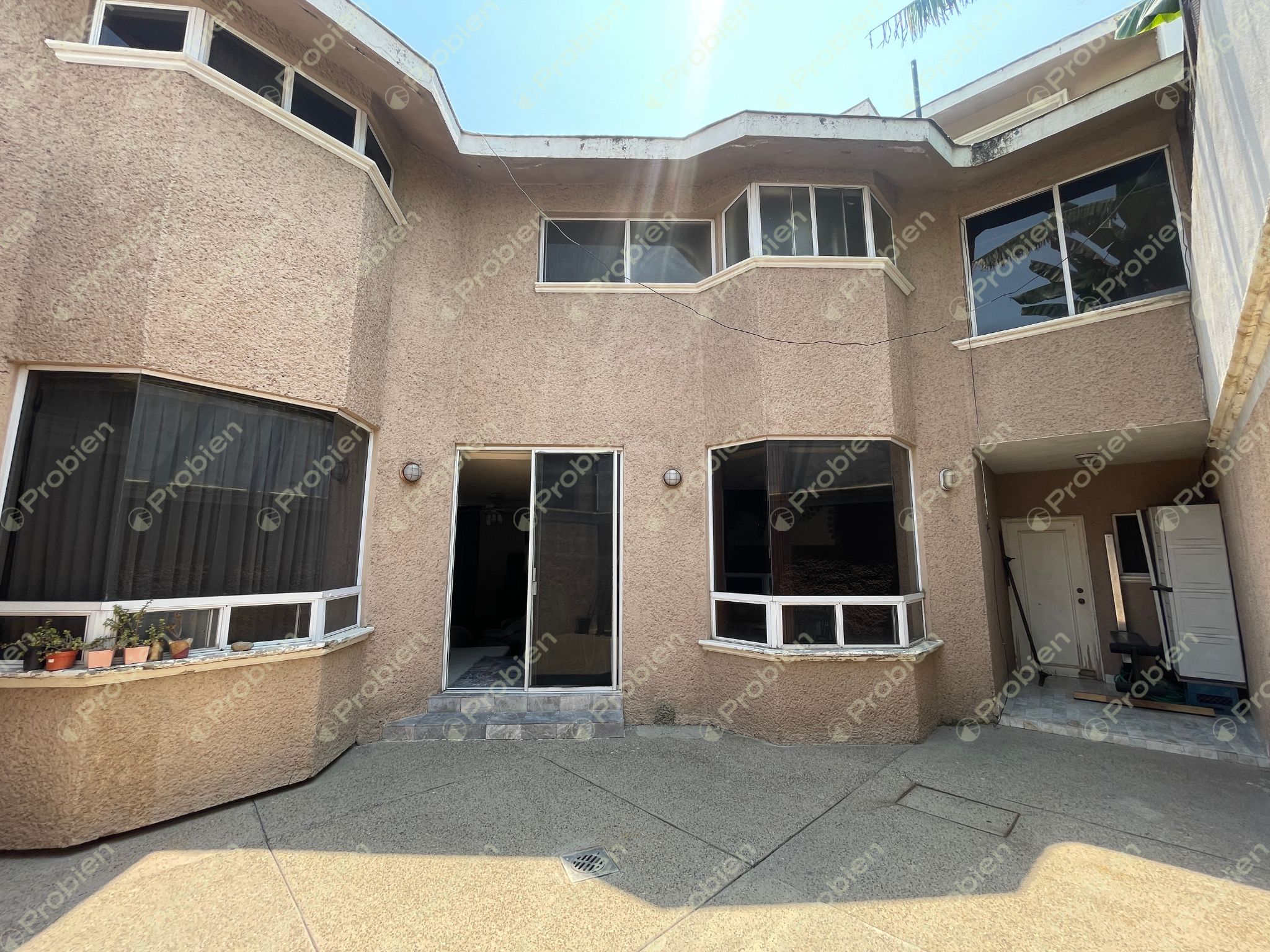 Casa en Venta en Boulevard Las Américas | Amplios Espacios para Remodelar a tu Gusto - Foto 9 de 17