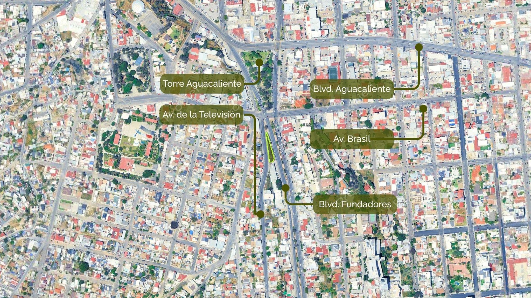 Terreno en venta y renta con doble frente comercial en Blvd Fundadores y Av. de la Televisión de 766 m²