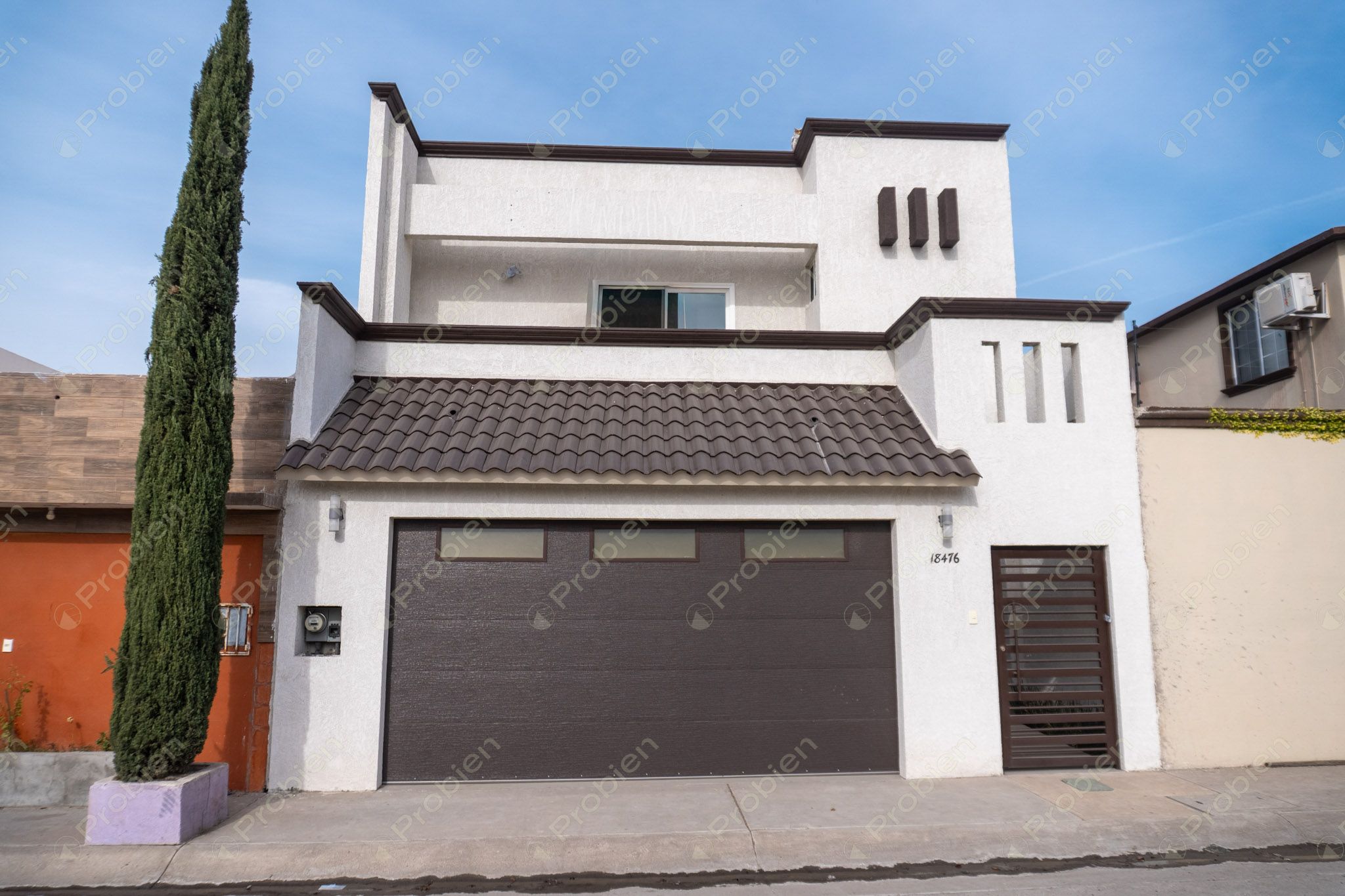 Casa en venta de 4 recámaras y 3 niveles en Terrazas de la Presa - Foto 1 de 54