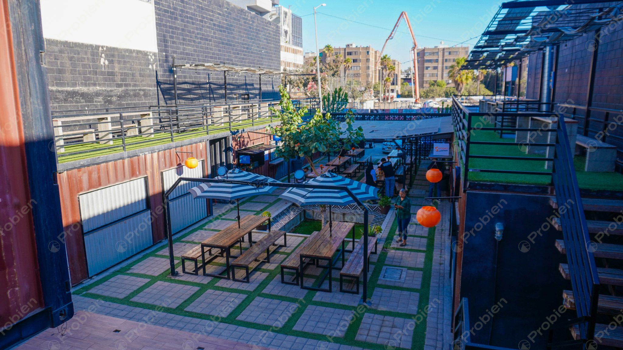 Traspaso de Negocio Mixto en Zona Río – Beer Garden, Food Court y Foro de Eventos - Foto 4 de 13