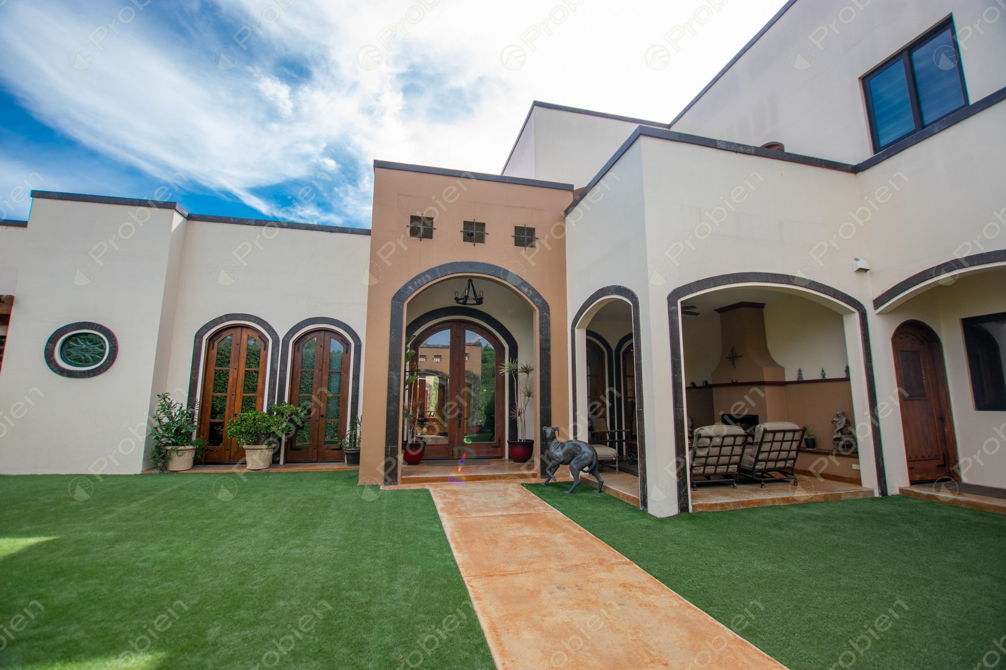 Casa en Venta Estilo Californiana en Hacienda Aguacaliente - Foto 3 de 37