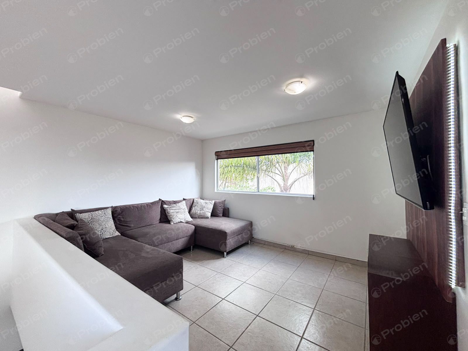Casa en Venta en Residencial La Perla, Playas de Tijuana | 2 Recámaras, Terraza con Vista al Mar y 312 m² de Terreno - Foto 2 de 33