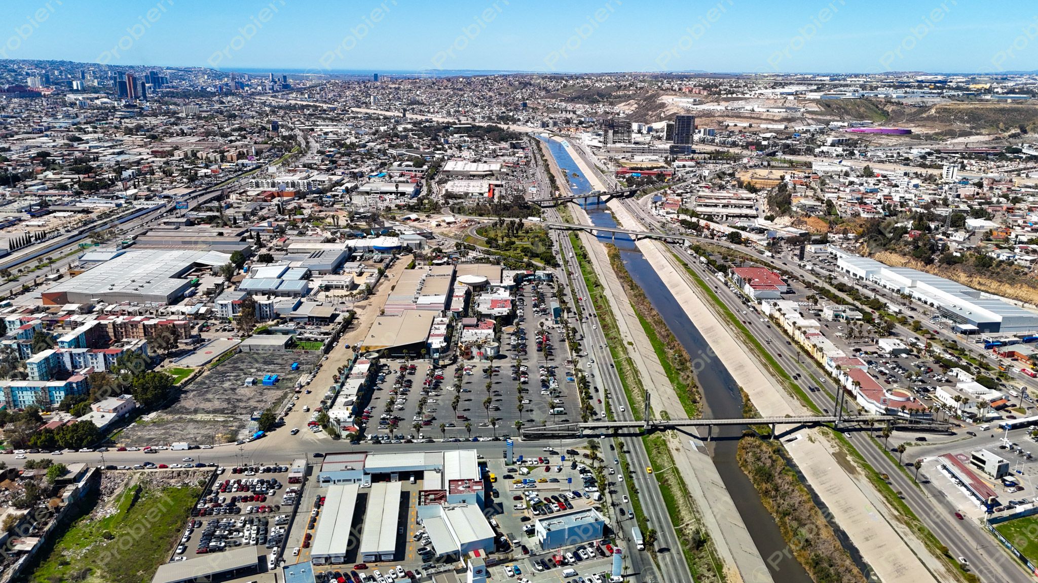 Terreno con edificio Corporativo en Venta – Vía Rápida, Zona Río 3ra Etapa - Foto 17 de 29