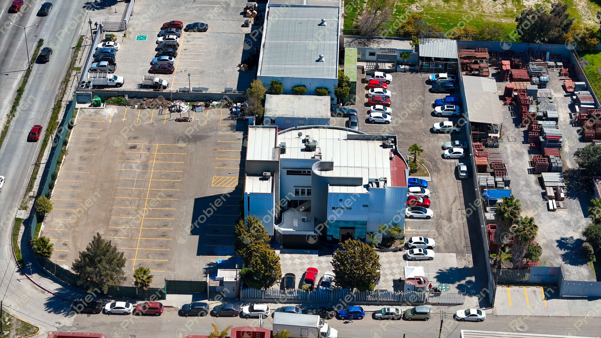 Terreno con edificio Corporativo en Venta – Vía Rápida, Zona Río 3ra Etapa - Foto 21 de 29