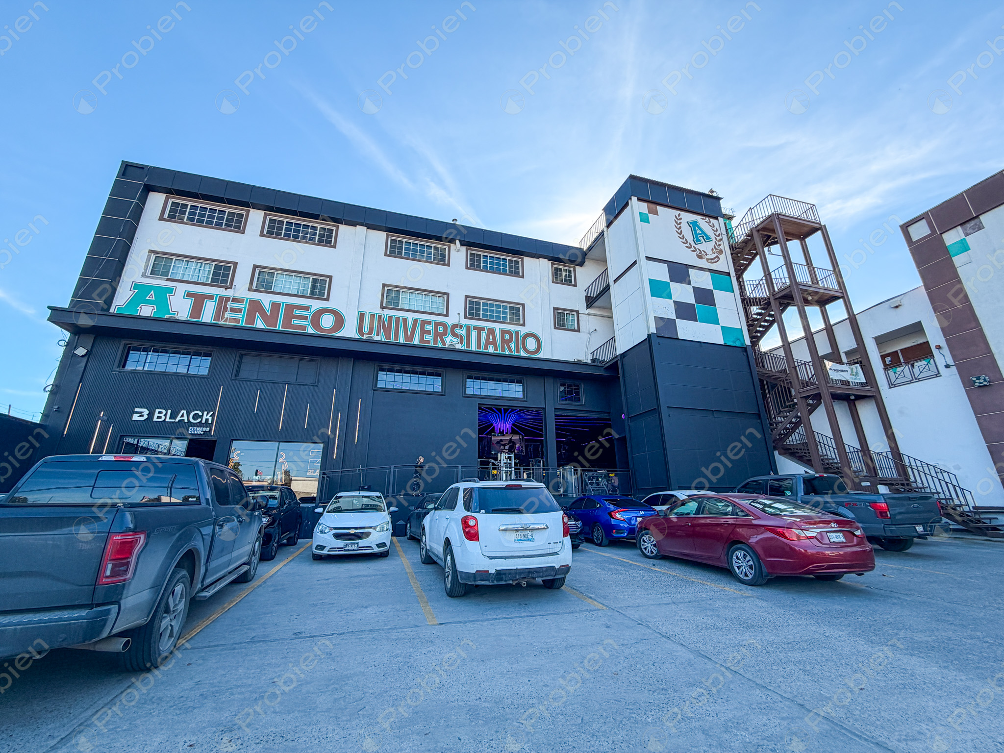 Espacio corporativo en renta en Calle Novena, Zona Centro Tijuana, nivel completo de 600 m²