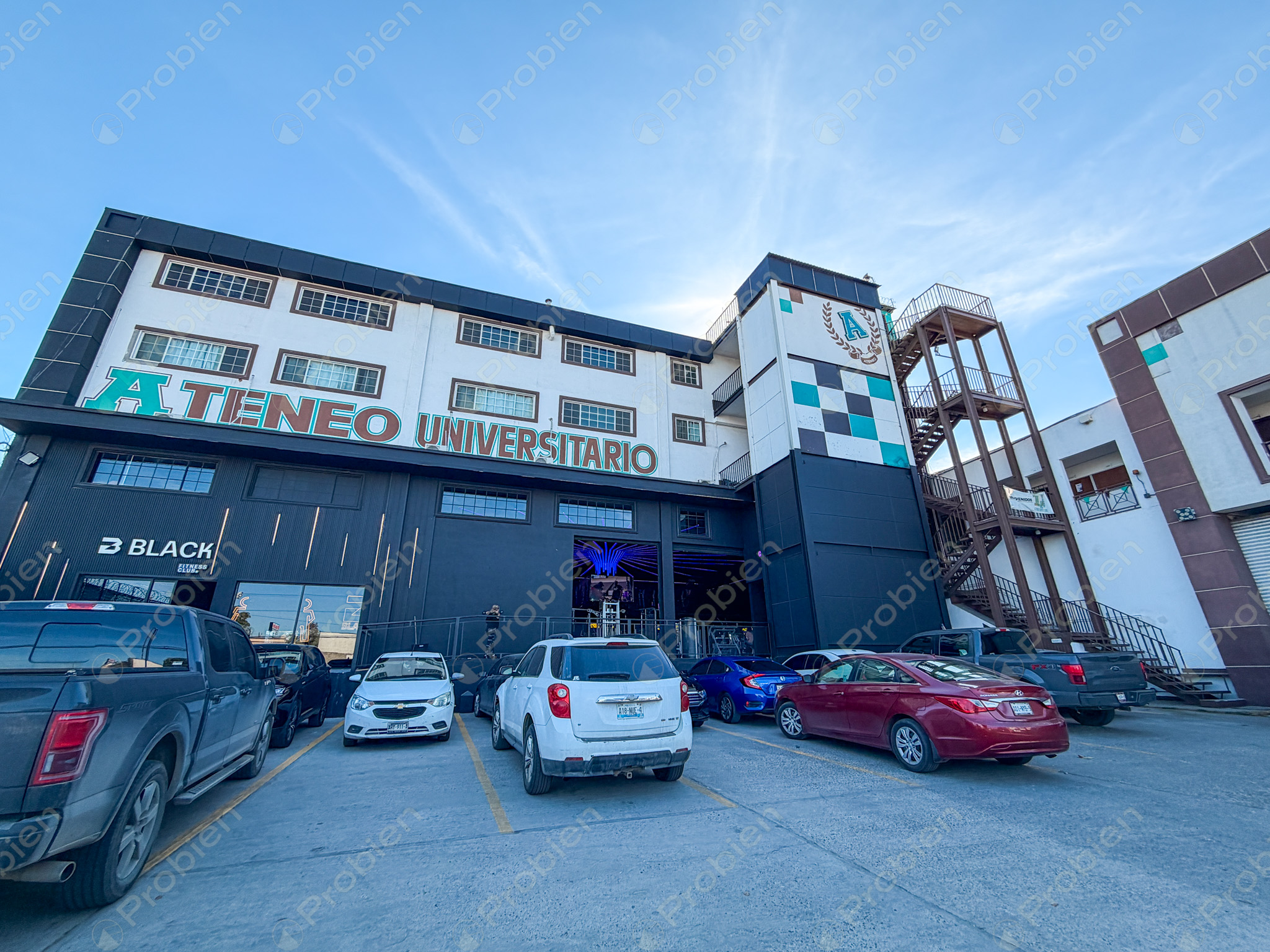 Espacio corporativo en renta en Calle Novena, Zona Centro Tijuana, nivel completo de 600 m² - Foto 2 de 13