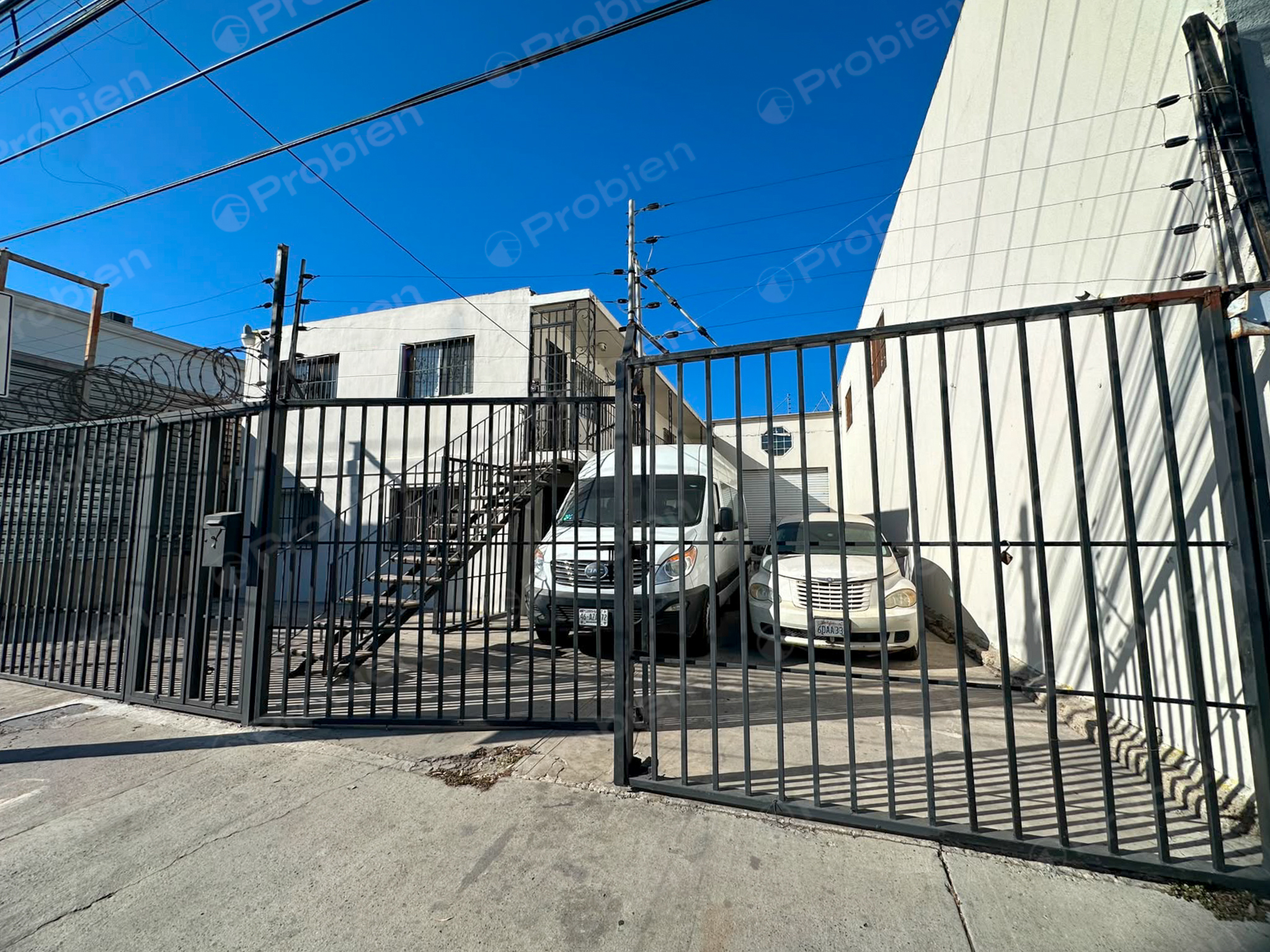 Bodega Comercial con Oficinas en Renta sobre Avenida Principal Bulevar Benitez